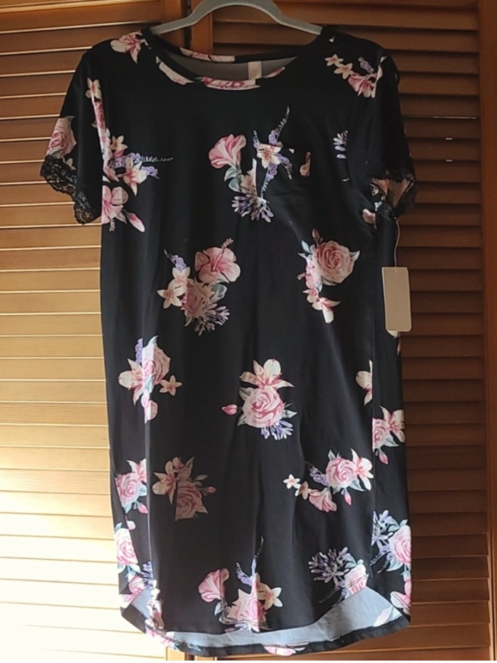 Flora Night Shirt with lace sleeves